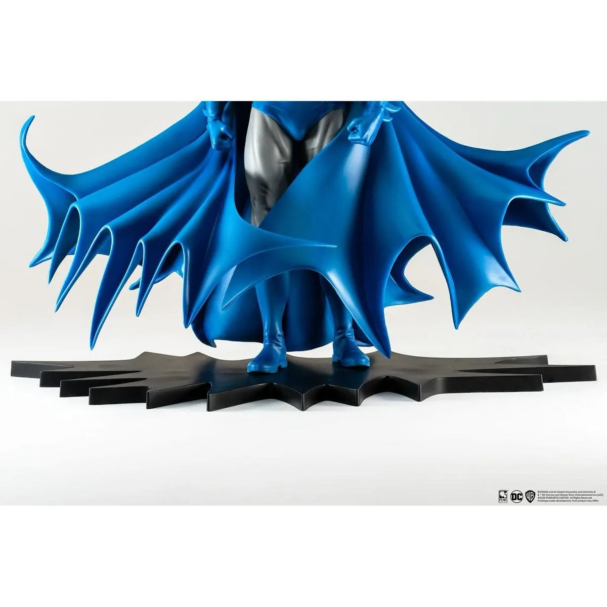 DC Heroes Batman Classic Version 1:8 Scale Statue (Previews Exclusive)