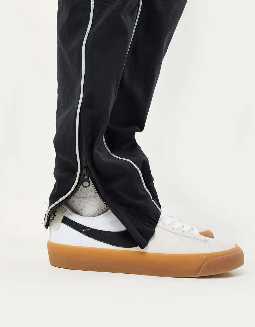 Nike SB Rugged Track Pant - Black/Summit White/Safety Orange